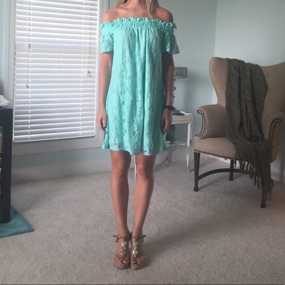 Hershe Dresses & Skirts - 💕Feb 2/$15💕 Teal Short Sleeve off Shoulder lace